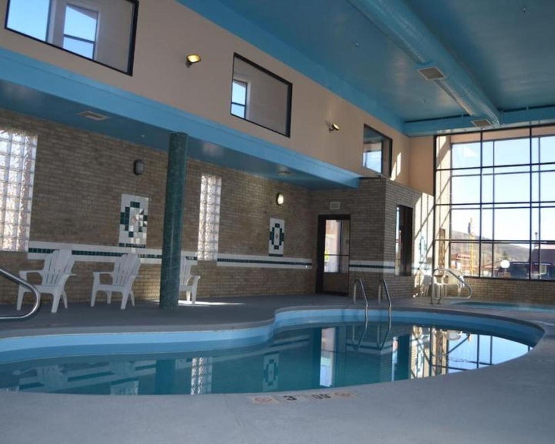 Wingate By Wyndham Gunnison Near Western Colorado University Exterior photo